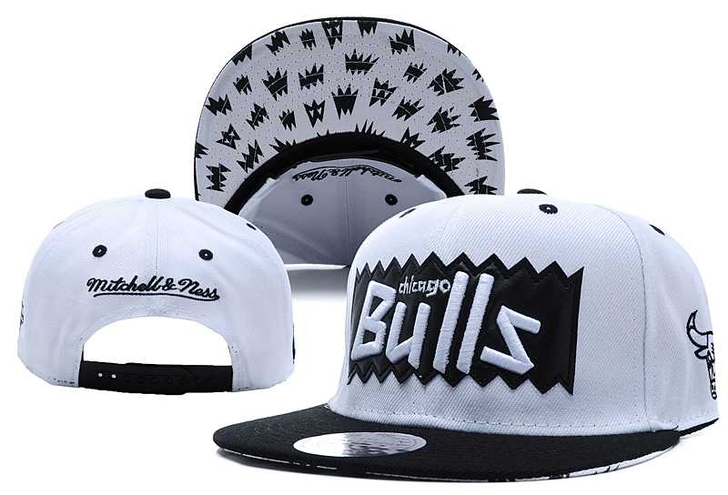 Bulls Team Logo White Mitchell & Ness Adjustable Hat LX,We sell and wholesale Bulls Team Logo White Mitchell & Ness Adjustable Hat LX on line form chian!